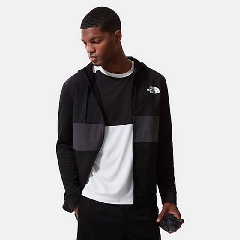 The North Face Men's Mountain Athletics Overlay Jacket - جاكيت ذا نورث فيس مونتين اثليتيك اوفرلي للرجال لون أسود ورمادي