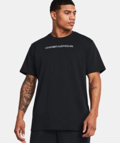 Under Armour Men's UA Heavyweight Logo Overlay T-shirt-تيشيرت اندر ارمور هيفي وايت لوجو اوفر ليه للرجال لون اسود