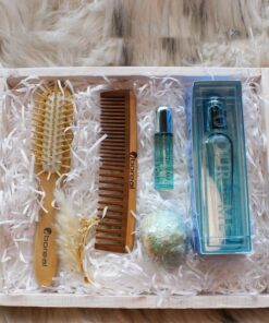 باكيج عطر colour me sky 100 ml +عطر نبض colour me sky 10 ml+مشط خشبي كلاسيكي boreal إيطالي+مشط خشبي مستطيل boreal إيطالي+كرة فوارة للاستحمام