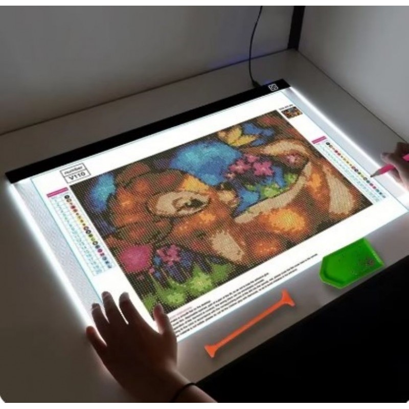 لوحة نسخ الرسم مع إضاءة LED -آمنة تماما على العين - مع 3 مستويات إضاءة- تعمل بمنفذ USB - خفيفة الوزن ورقيقة - مقاس A4