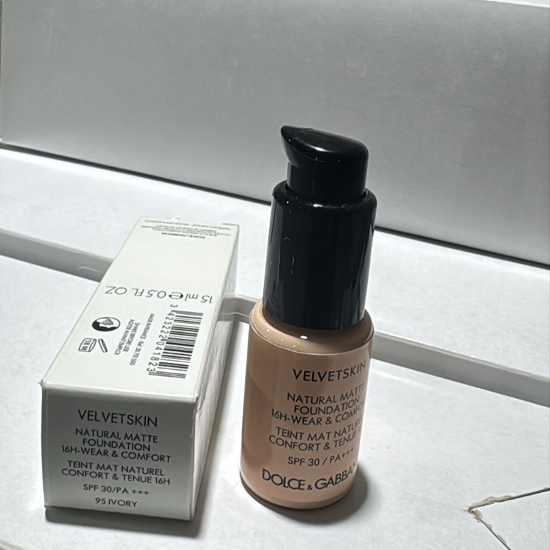 Dolce E Gabbana New Velvet Skin Foundation 15 ML TESTER 95 Ivory - كريم أساس تستر من دولتشي اند غابانا للبشرة 15 مل درجة 95 ايفوري