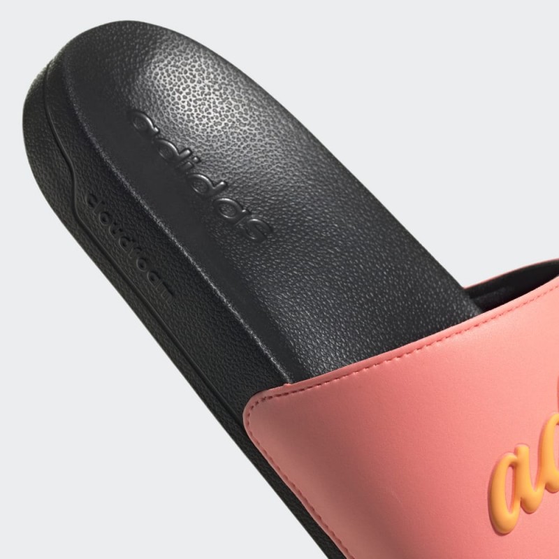 adidas ADILETTE SHOWER SLIDES شبشب للنساء لون زهري